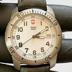 Victorinox Swiss Army 24-Hour White Dial Date Silver SS Men’s 38mm Watch